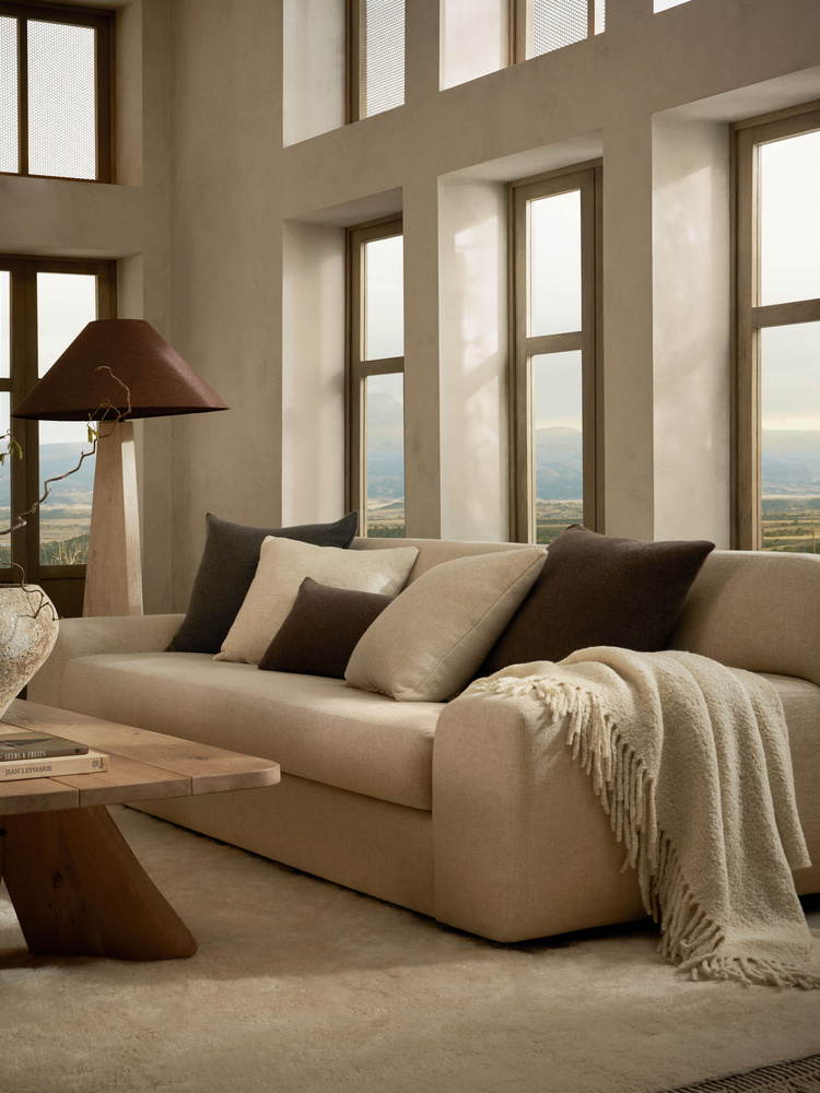 BANANA_REPUBLIC Suite Deluxe