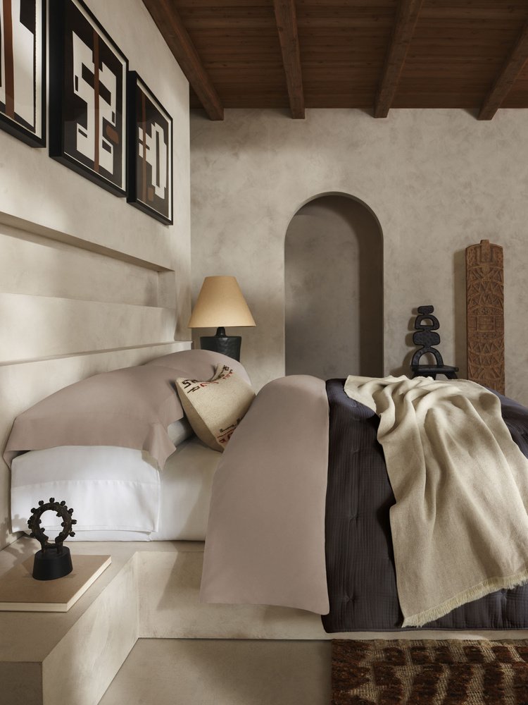 BANANA_REPUBLIC Suite Deluxe