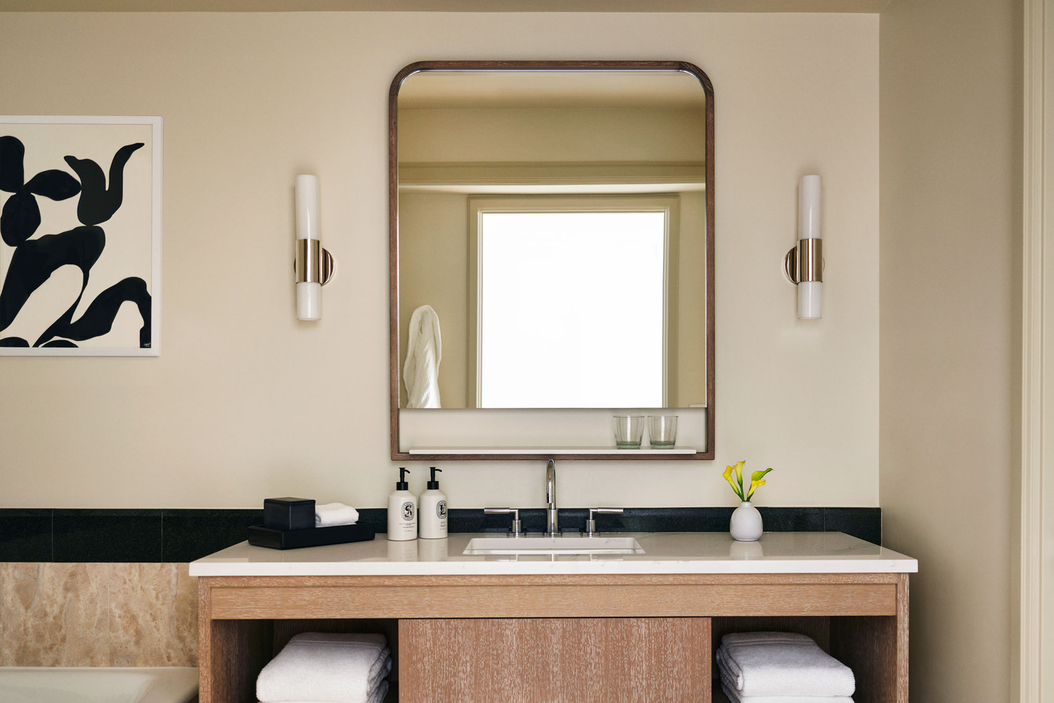 FOUR_SEASONS Suite Deluxe